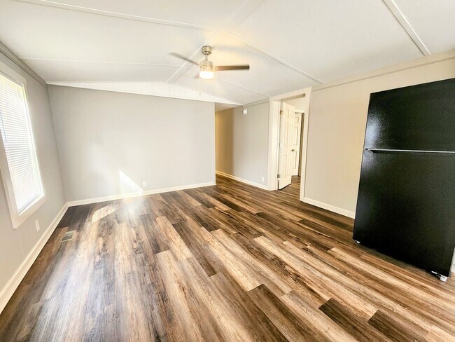 Building Photo - 3 BR Mobile Home for Rent Close to Wren Schools