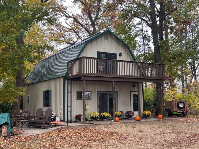 Building Photo - 1 Bed 1 Bath Home in the Country
