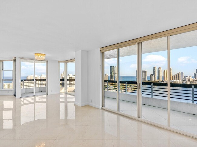 Building Photo - 3530 Mystic Pointe Dr