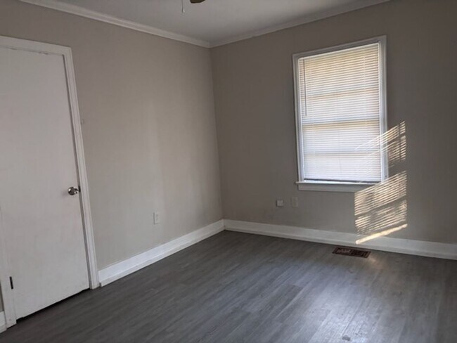 Building Photo - 3230 Rosemary Ave