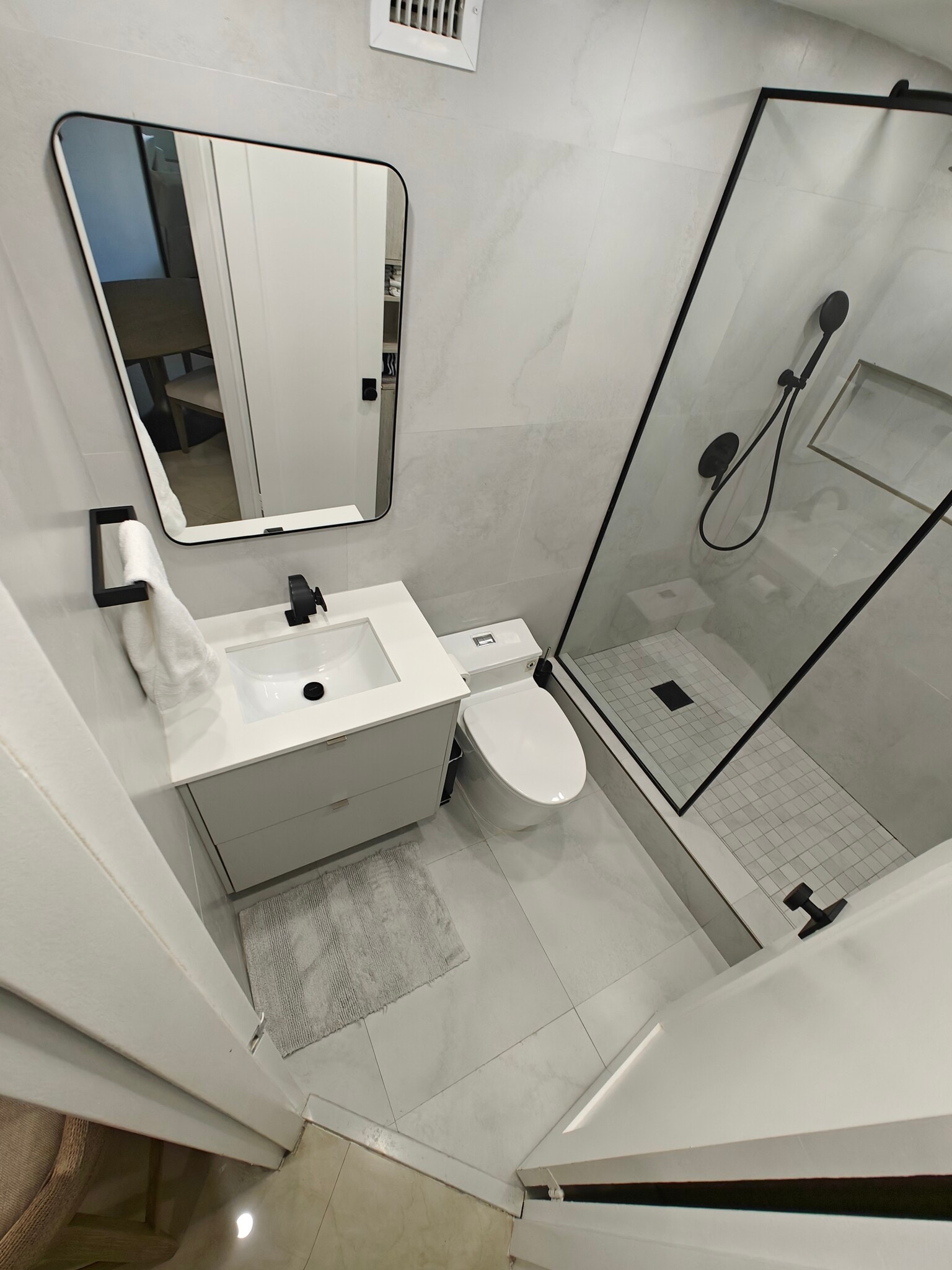 Building Photo - 825 Brickell Bay Dr