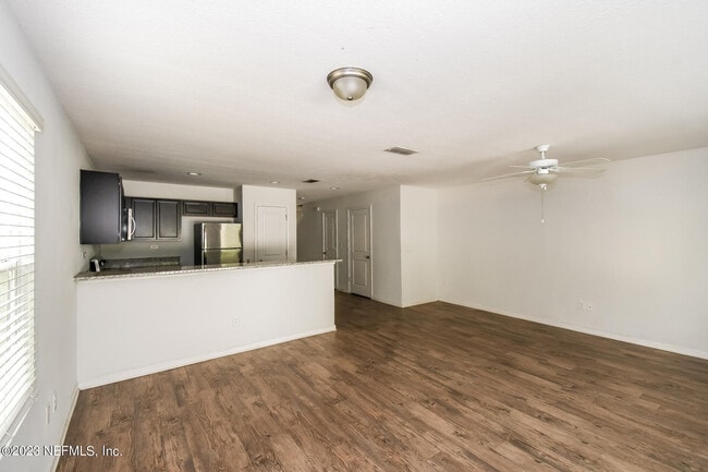 Building Photo - 554 Eiseman Wy