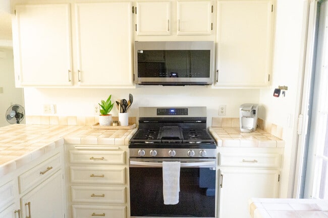 Building Photo - 82186 Bergman Dr