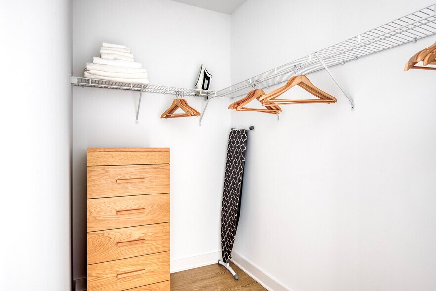 Building Photo - 201 N Garland Ct