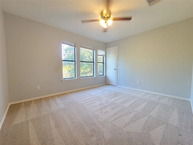 Building Photo - 809 Dogwood Trail