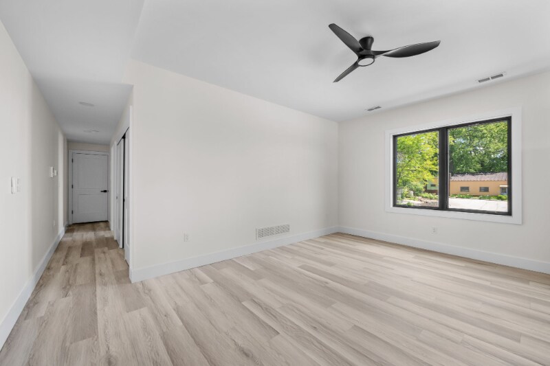 Building Photo - 1295 Holmden Ave