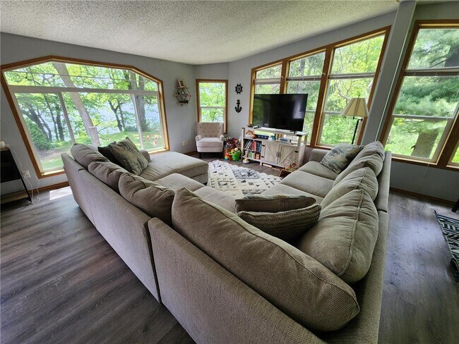 Building Photo - 20361 Rolling Acres Dr