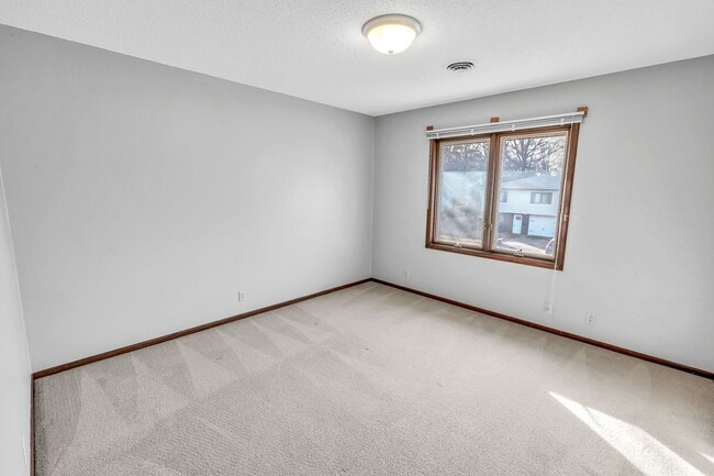 Building Photo - Rent: Maintenance Free Living in a Great L...