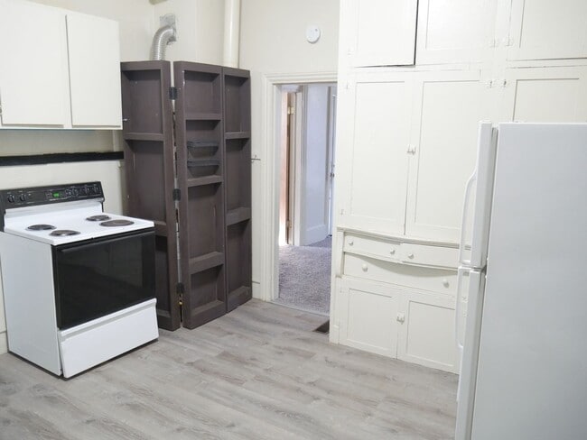 Building Photo - Cute 3 Bedroom 1 Bath Home - MileStone Rea...