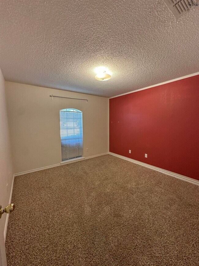 Building Photo - 3028 Whitehall Ln
