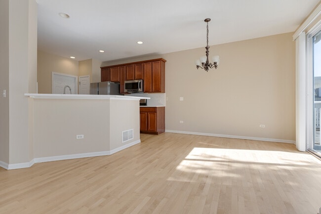 Building Photo - 419 Vaughn Cir