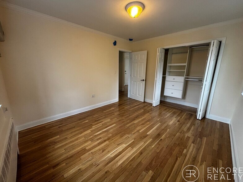 Building Photo - 105 Longwood Ave