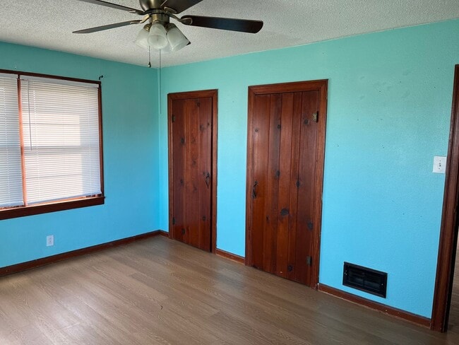 Building Photo - Pet Friendly House in Dow IL on 1 Acre