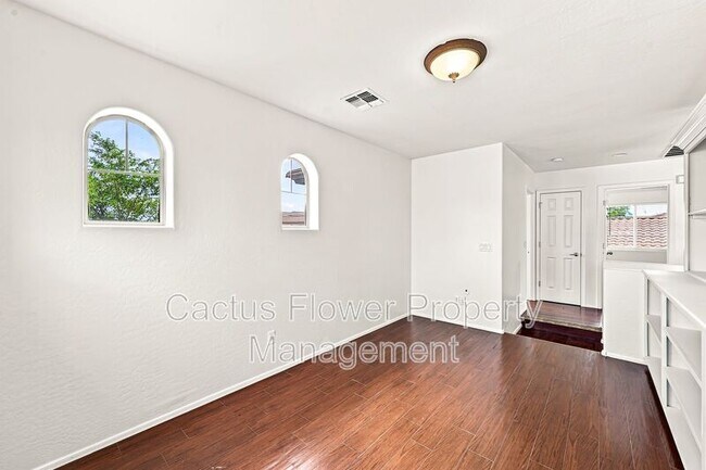 Building Photo - 3628 E Janelle Way