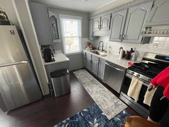 Building Photo - 1524 E Algonquin Rd