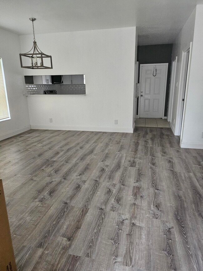 Building Photo - 1193 Colonial Palms Way