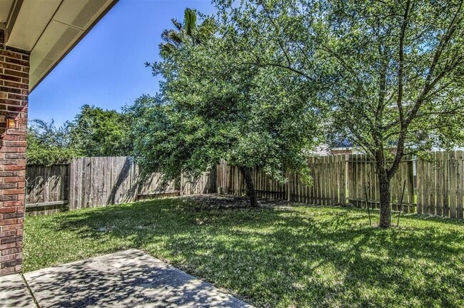Building Photo - 25609 Tiverton Forest Ct