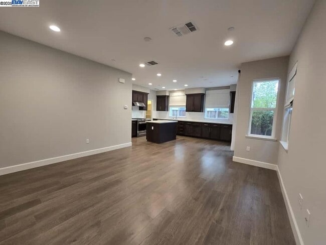 Building Photo - 8553 Waveside Wy