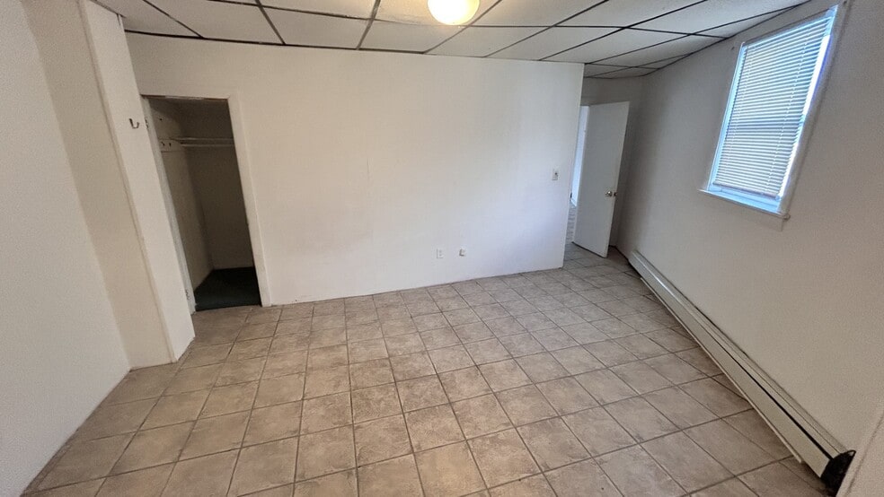 Building Photo - 10 Marion St