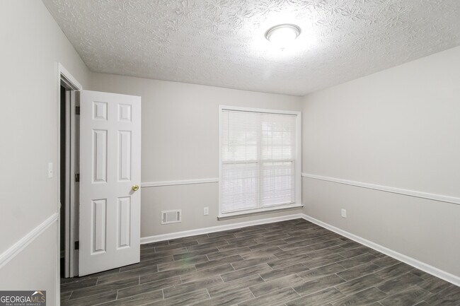 Building Photo - 145 Cardell Farms Rd