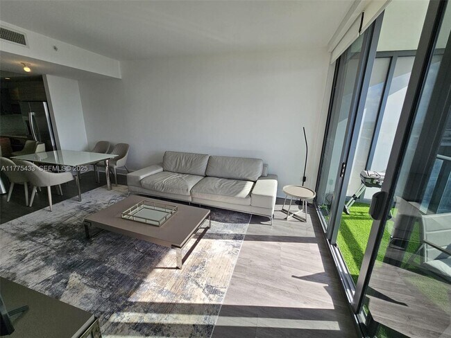 Building Photo - 121 NE 34th St