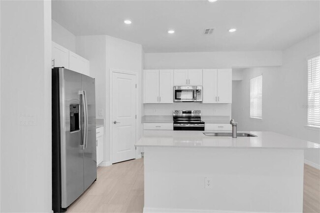 Building Photo - 10881 Molasses Wy