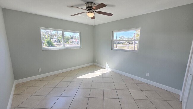 Building Photo - Four Bedroom Pool Home - Second Floor View of Manatee River