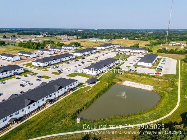 Building Photo - 810 Parkview Dr