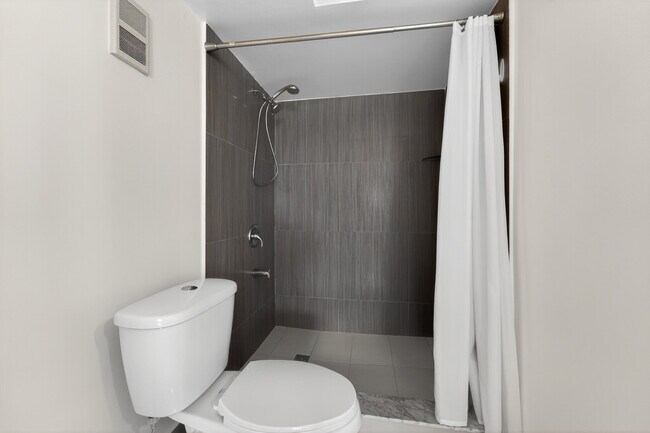 Building Photo - 4807 Via Palm Lakes Via