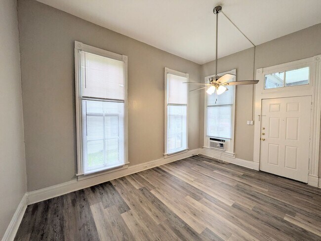 Building Photo - Government Hills 1 Bedroom close to The Pearl and Fort Sam Houston in the heart of San Antonio