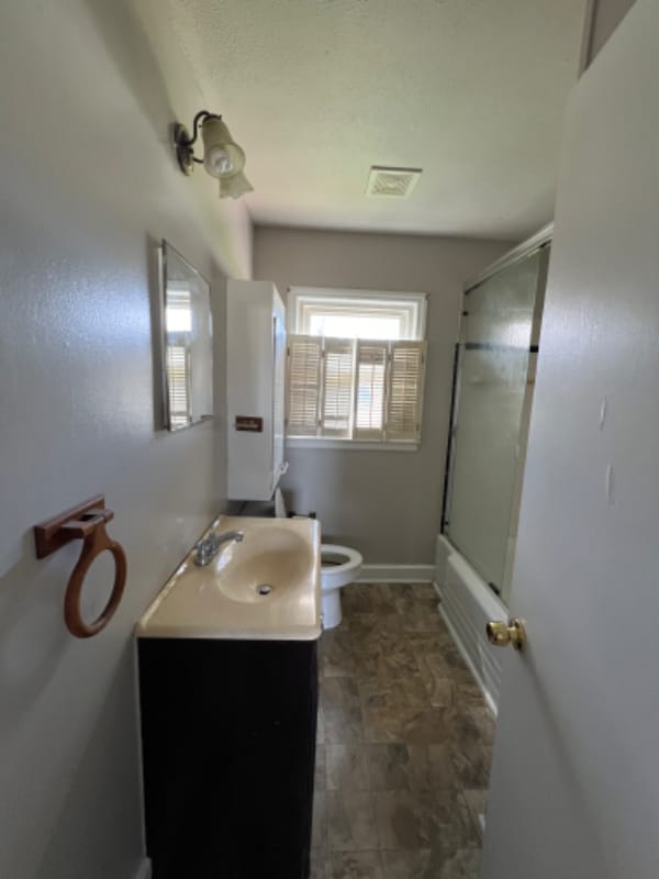 Building Photo - 323 Watson Dr