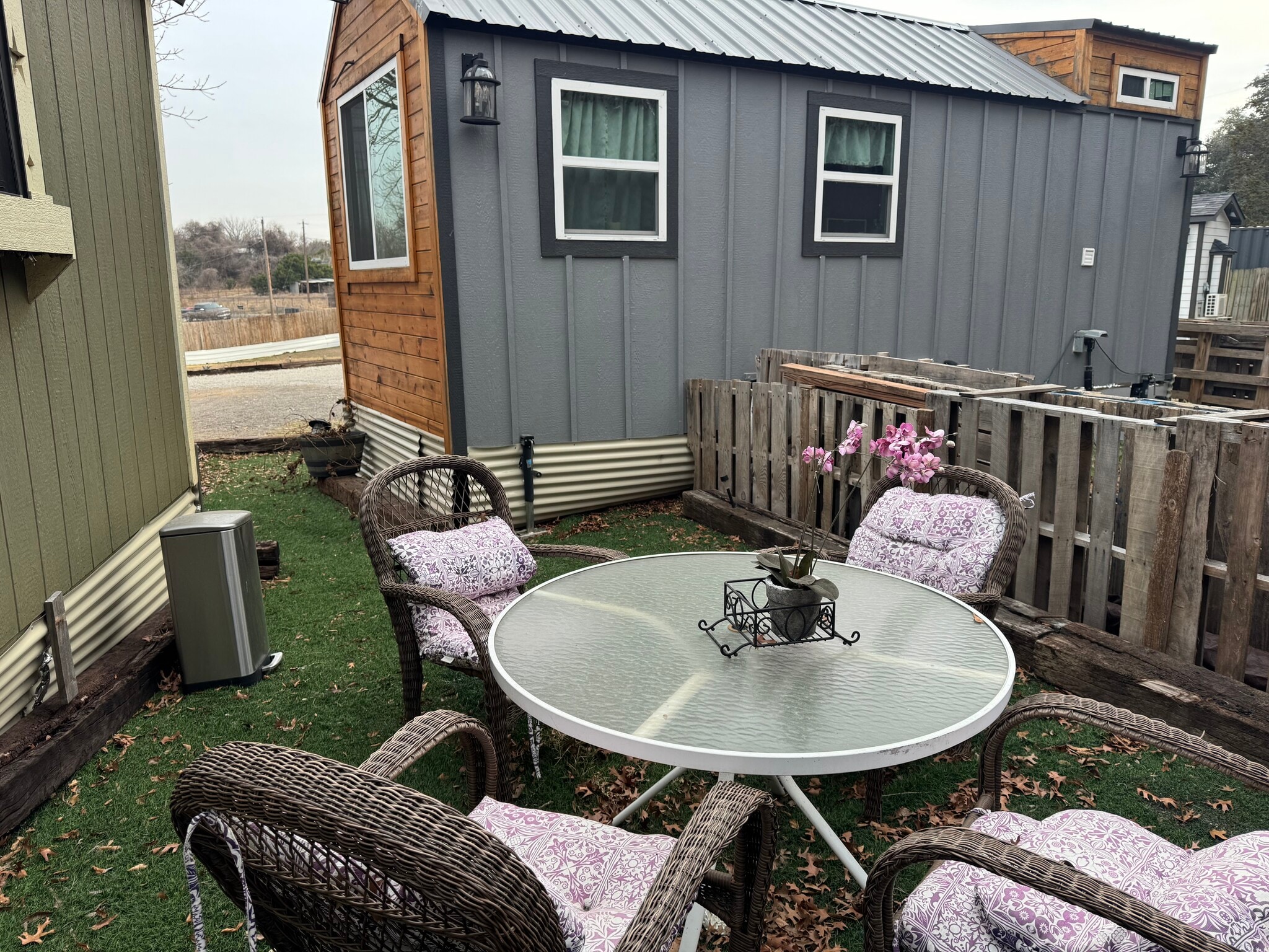 Building Photo - 132 Alma St