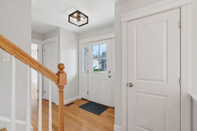 Building Photo - 2 Lodge Dr