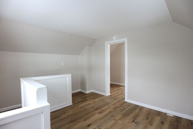 Building Photo - 014