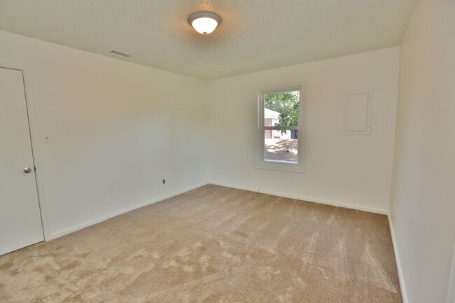 Building Photo - COMPLETELY UPDATED & READY 05-08-26!! 2-Bedroom 2nd Floor Duplex Just Minutes to the Beach!