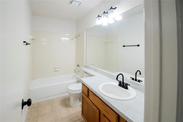 Building Photo - 705 Denmark Dr