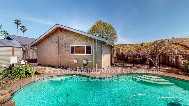 Building Photo - 1321 Berrydale Dr