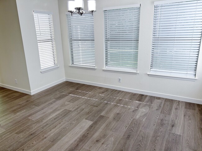 Building Photo - 16718 Stoney Glade