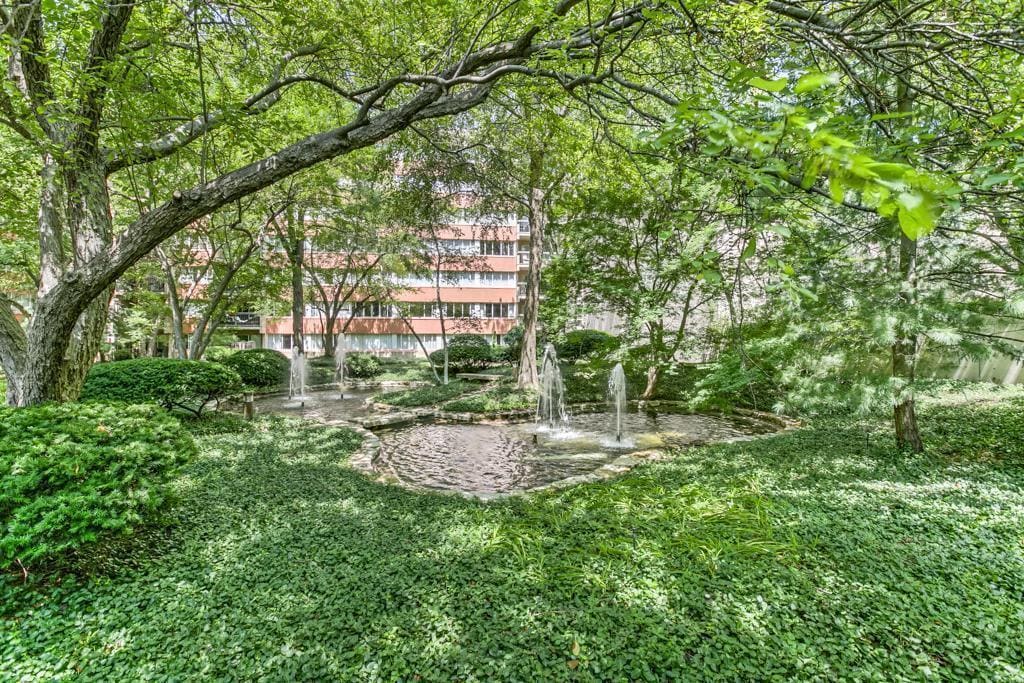 Building Photo - 2525 Main St