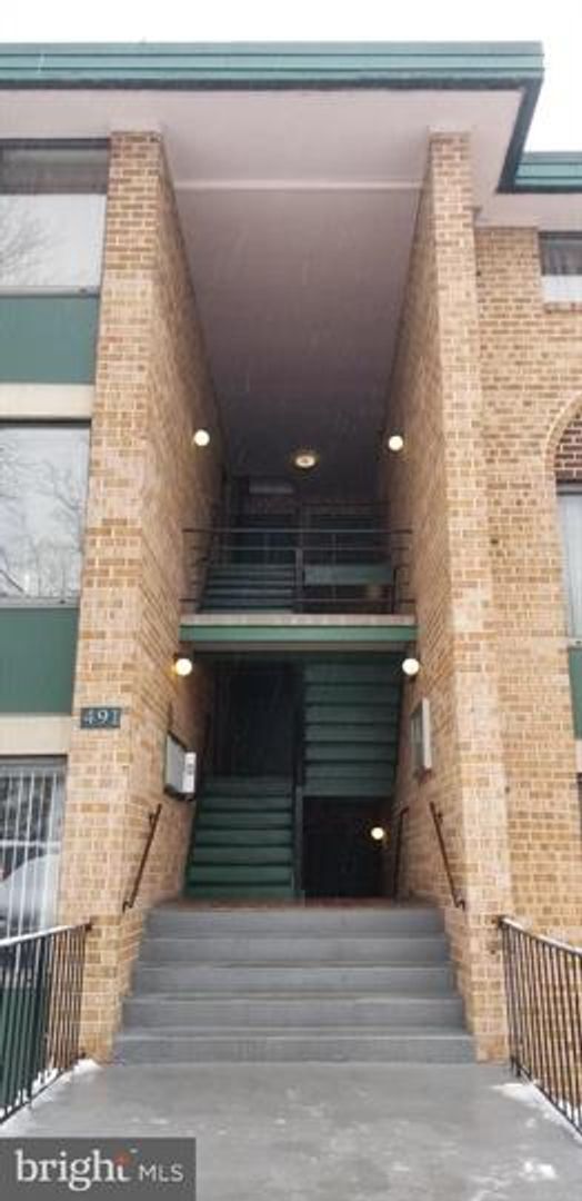 Building Photo - Great Location and Much More!