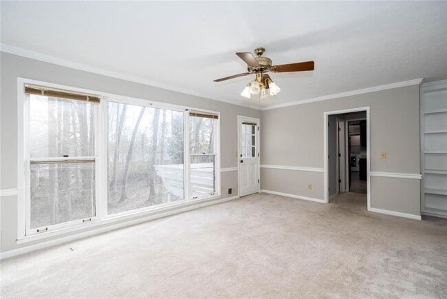 Building Photo - 1049 Seven Springs Cir NE