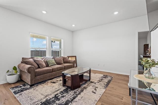 Building Photo - 120 Creek End Dr