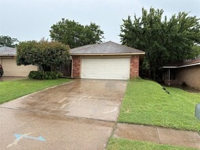 Building Photo - 1004 Vera Ct