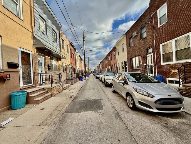 Building Photo - Recently UPDATED 3 BD/1 BA HOUSE in great East Passyunk/LOMO location w/ new Engineered Wood Floo...