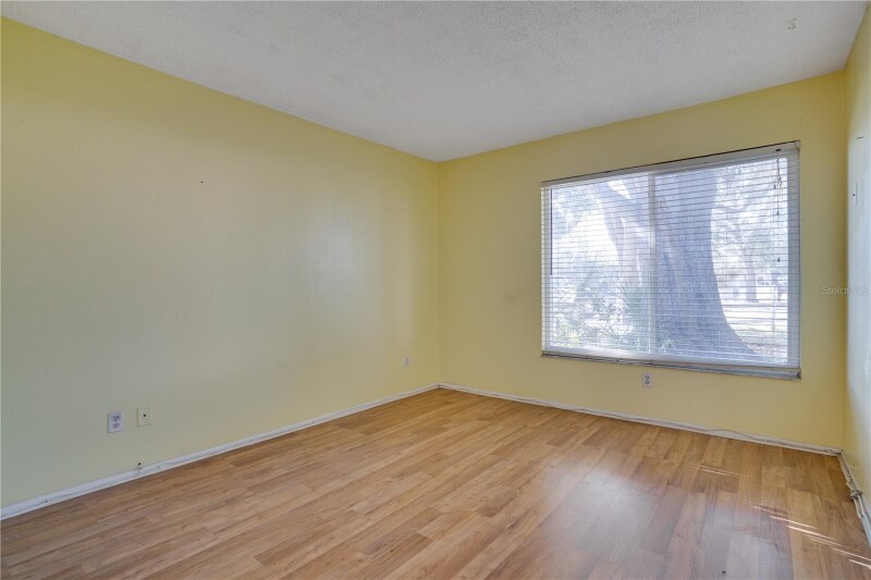 Building Photo - 1410 Club Dr