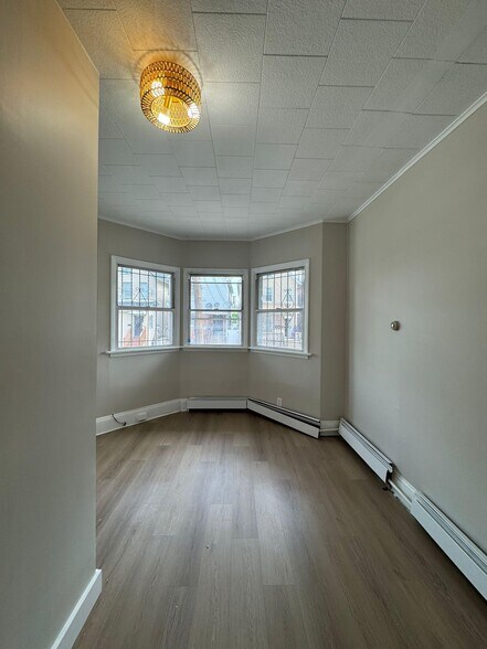 Building Photo - 544 Franklin St