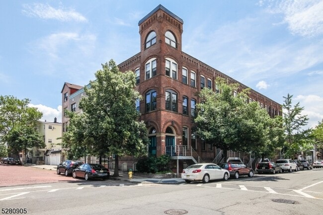 Building Photo - 54-60 McWhorter St