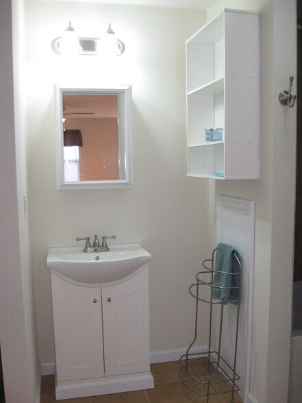 Building Photo - 206 Harrington Avenue