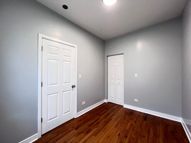 Building Photo - 6402 S Eberhart Ave