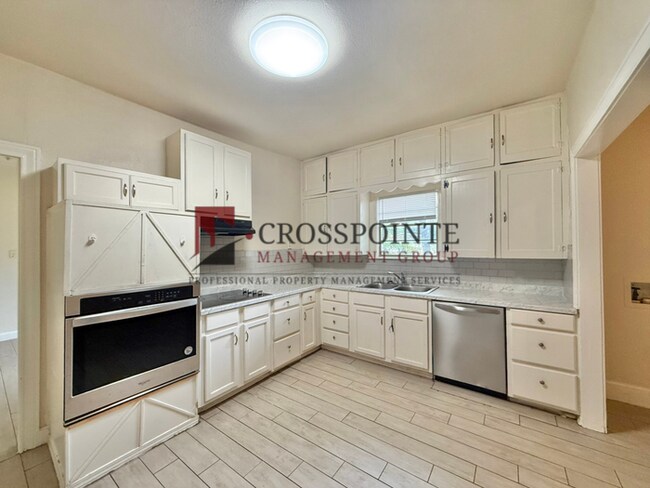 Building Photo - Beautiful 4 bedroom 2 bath home in the heart of Tyler!